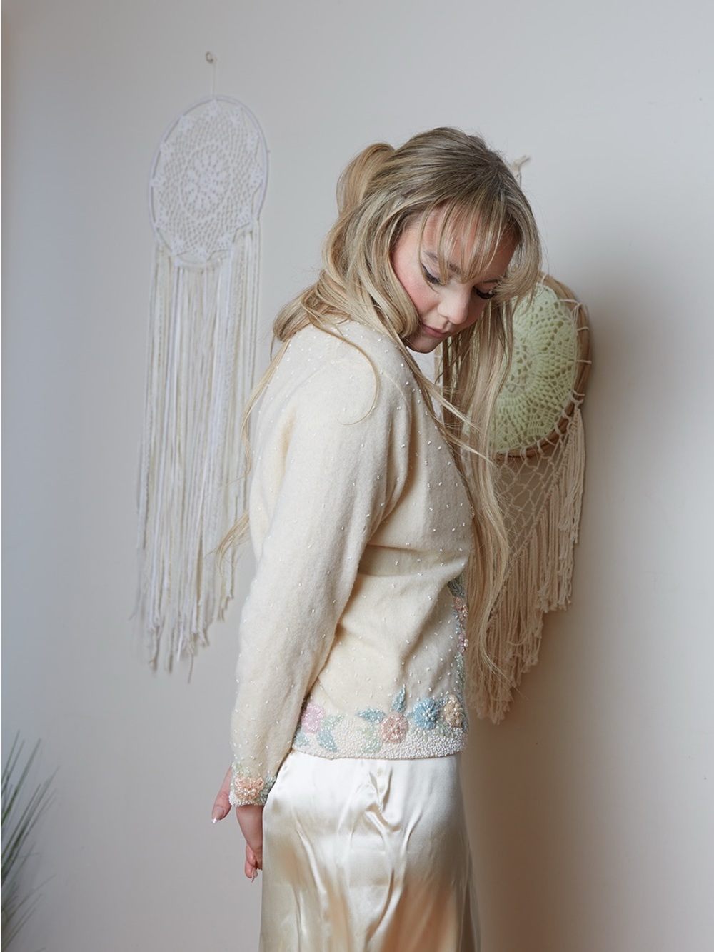 Vintage 50s Saks Fifth Avenue Cream Lined Cardigan beaded angora/wool - Picture 2 of 12